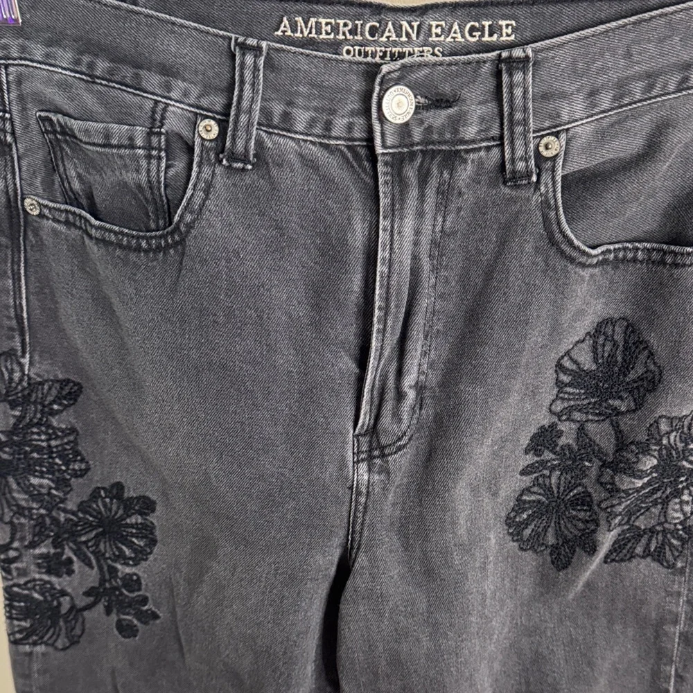 American Eagle Outfitters Charcoal Jeans with Black Floral Pattern - Picture 4 of 12